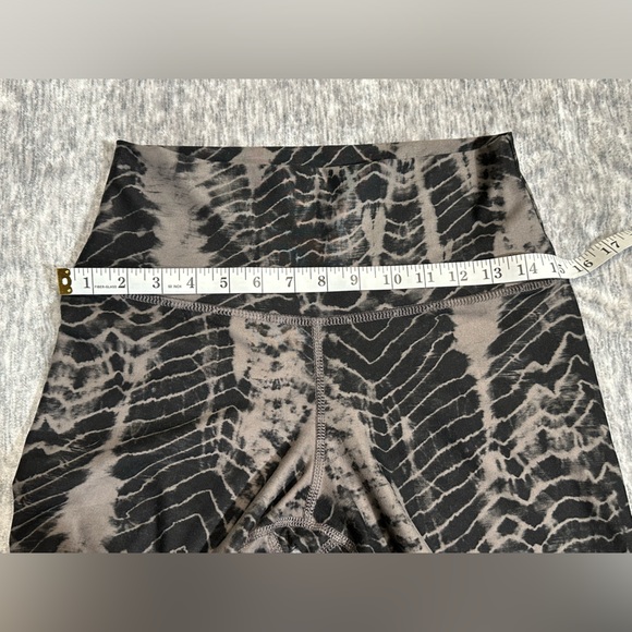 Evolution and Creation Gray & Black Tie Dye Print Brianna Yoga Legging Sz M - Picture 6 of 6